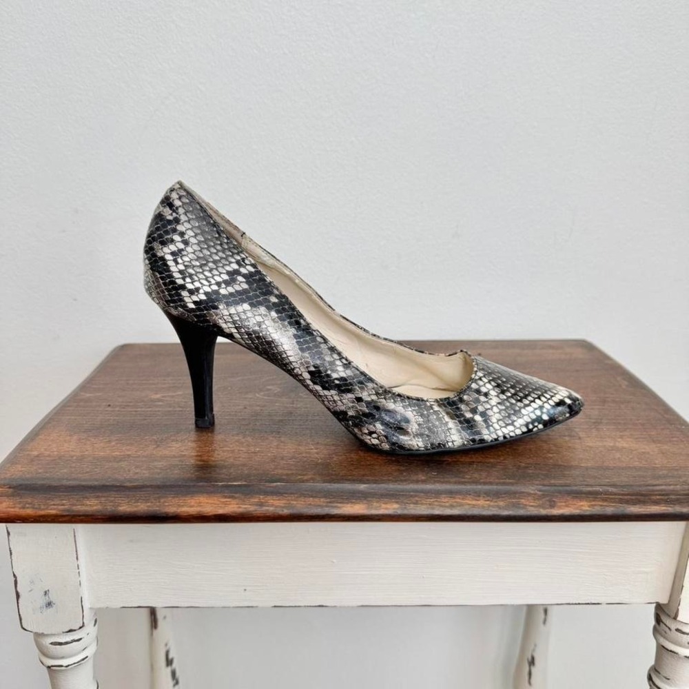 Faux‎ leather snakeskin heel size 9 black white animal print